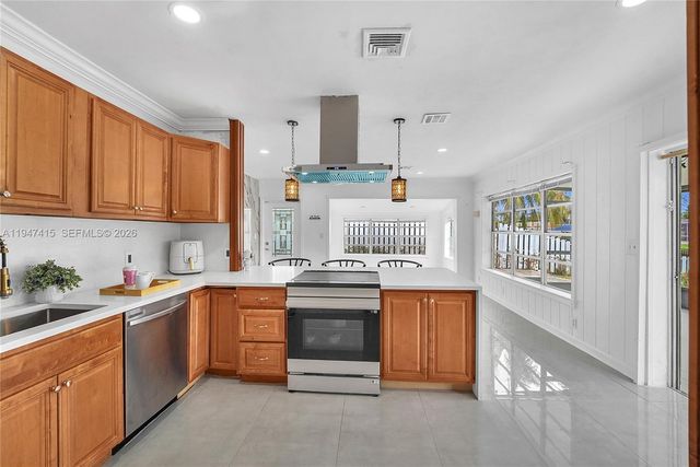 2718 Sherman St, Hollywood, FL 33020