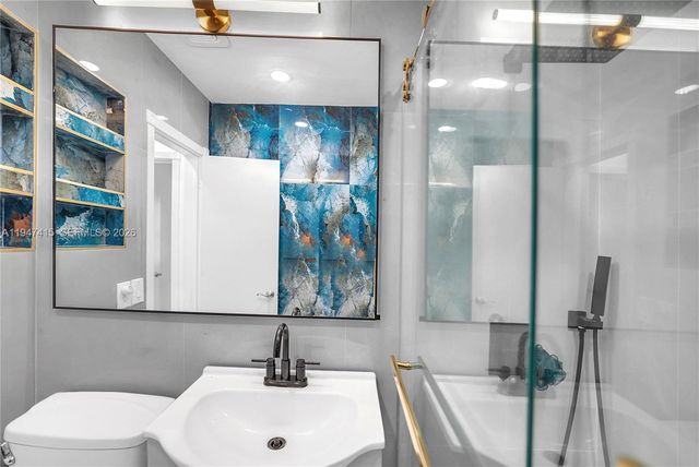 2718 Sherman St, Hollywood, FL 33020