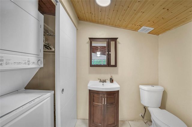 2718 Sherman St, Hollywood, FL 33020