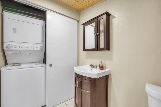 2718 Sherman St, Hollywood, FL 33020