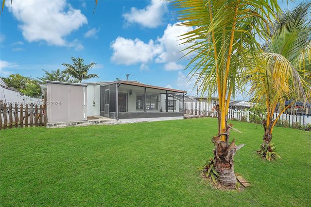 2718 Sherman St, Hollywood, FL 33020