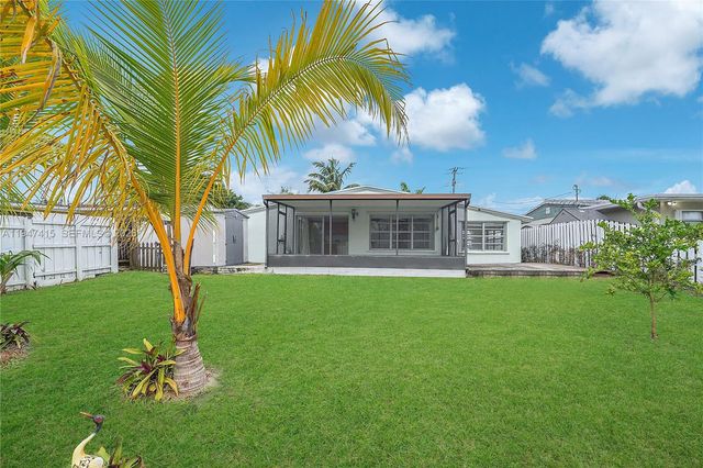 2718 Sherman St, Hollywood, FL 33020