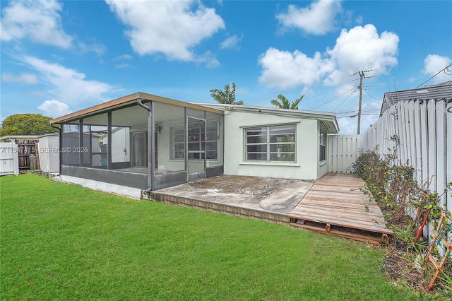 2718 Sherman St, Hollywood, FL 33020