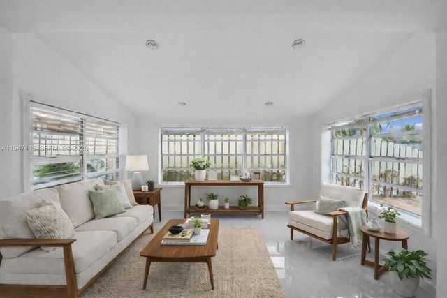 2718 Sherman St, Hollywood, FL 33020