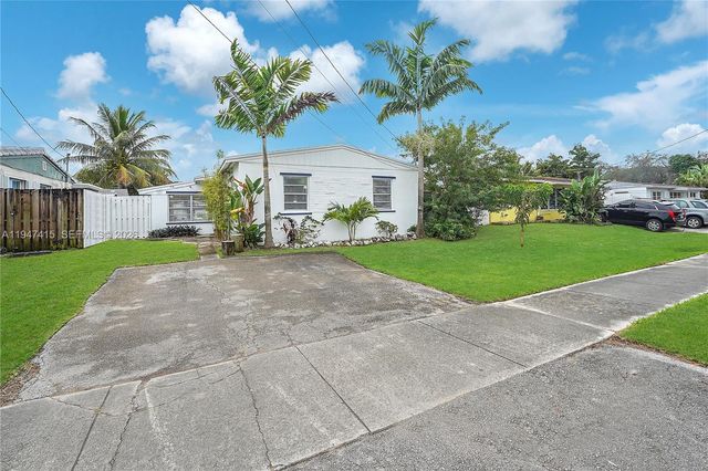 2718 Sherman St, Hollywood, FL 33020