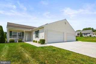 1352 PLEASANT VIEW DR #80, Spring Grove, PA 17362