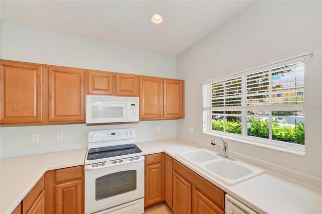 13068 TIGERS EYE DR, Venice, FL 34292