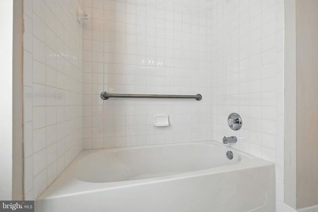 13890 CHELMSFORD DR #204, Gainesville, VA 20155