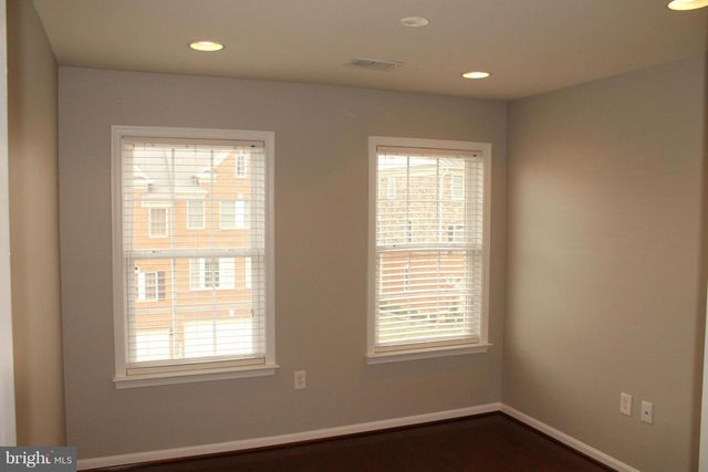 47567 ROYAL BURNHAM TER, Sterling, VA 20165
