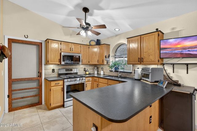 9750 W YUKON Drive, Peoria, AZ 85382