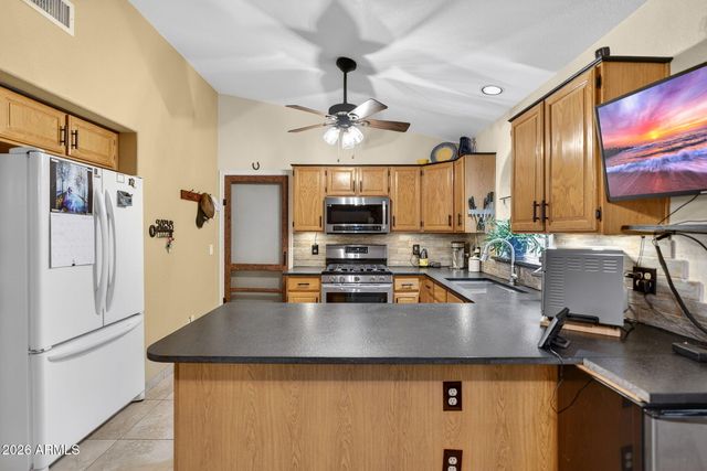 9750 W YUKON Drive, Peoria, AZ 85382