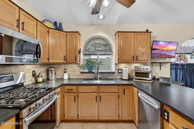 9750 W YUKON Drive, Peoria, AZ 85382