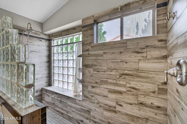 9750 W YUKON Drive, Peoria, AZ 85382