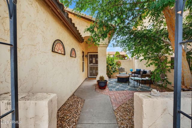 9750 W YUKON Drive, Peoria, AZ 85382