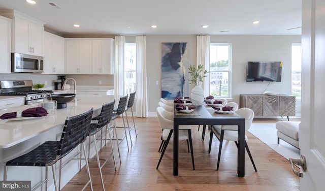 146 LEONA STEWART BLVD, Pennington, NJ 08534