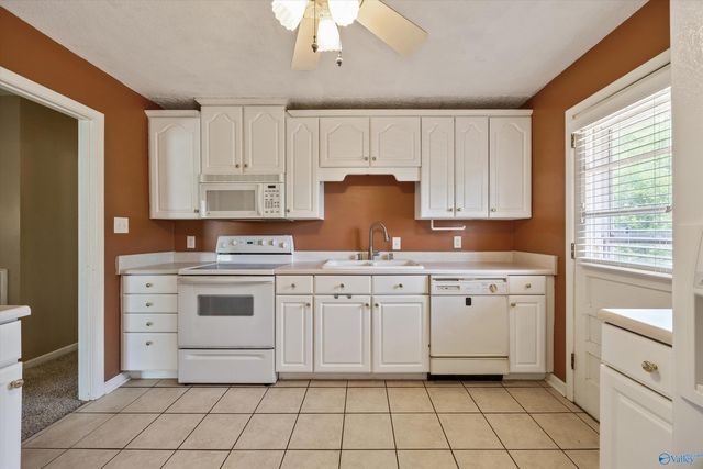 9027 Craigmont Road, Huntsville, AL 35802