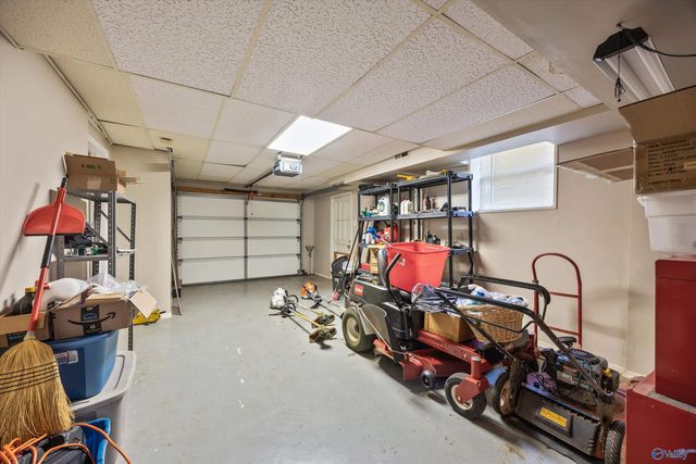 9027 Craigmont Road, Huntsville, AL 35802