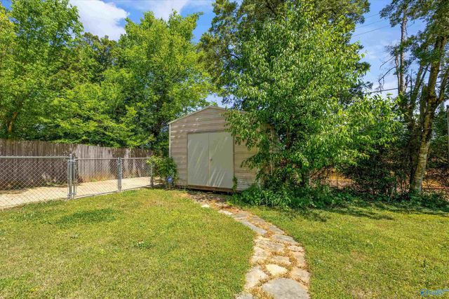 9027 Craigmont Road, Huntsville, AL 35802