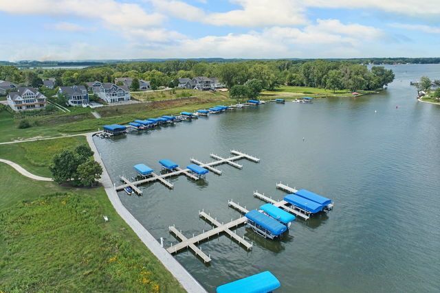 40441 N South Newport Drive, Antioch, IL 60002