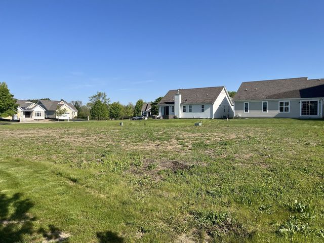 40441 N South Newport Drive, Antioch, IL 60002
