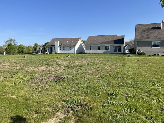 40441 N South Newport Drive, Antioch, IL 60002