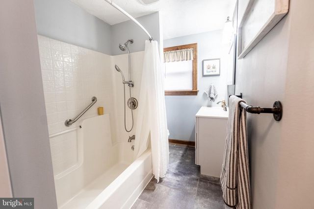 525 LOCUST ST, Hanover, PA 17331