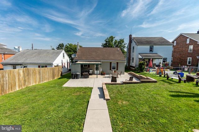 525 LOCUST ST, Hanover, PA 17331