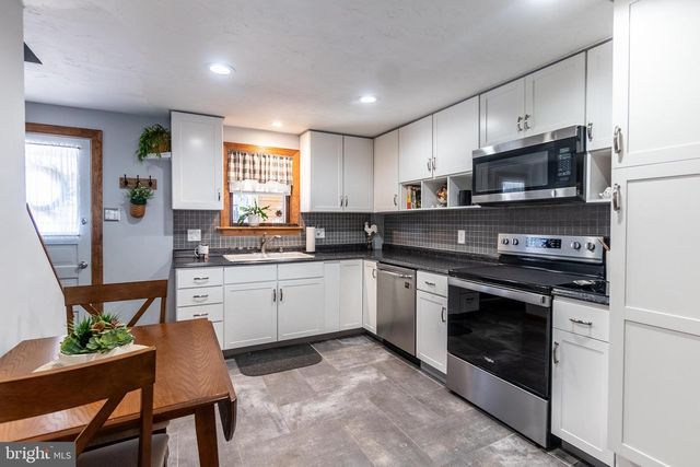 525 LOCUST ST, Hanover, PA 17331