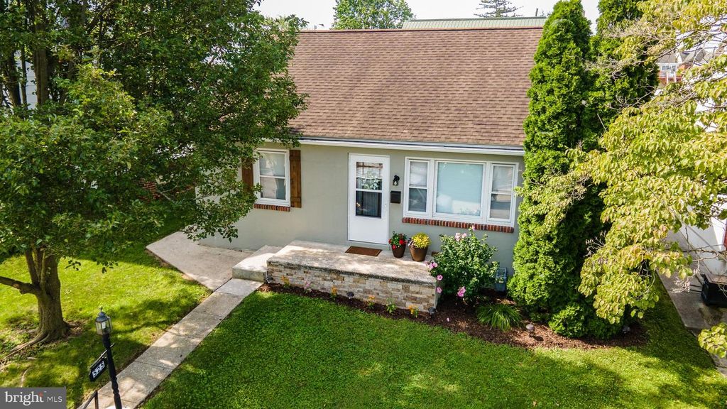 525 LOCUST ST, Hanover, PA 17331