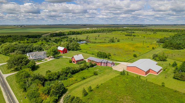 1340 E 2700 North Road, Ashkum, IL 60911