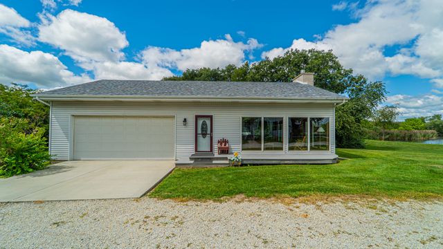 1340 E 2700 North Road, Ashkum, IL 60911