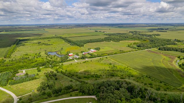 1340 E 2700 North Road, Ashkum, IL 60911