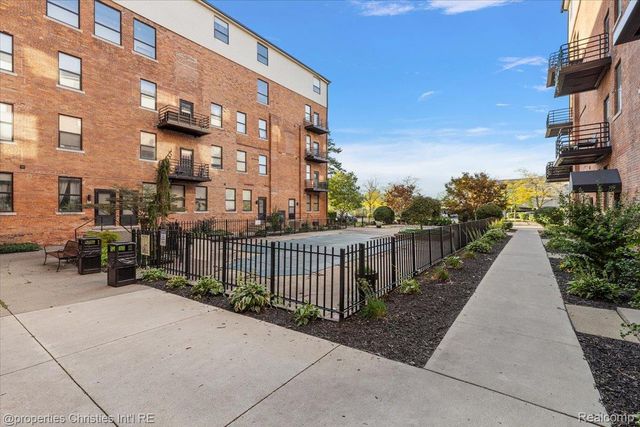 6533 E Jefferson Avenue 307, Detroit, MI 48207