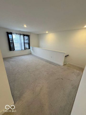 2321 S Stonehill Way, New Palestine, IN 46163