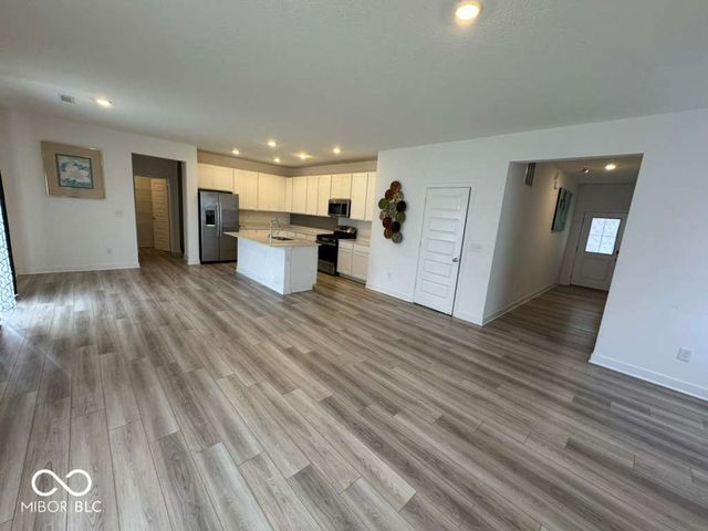 2321 S Stonehill Way, New Palestine, IN 46163