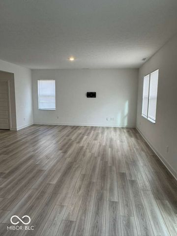 2321 S Stonehill Way, New Palestine, IN 46163