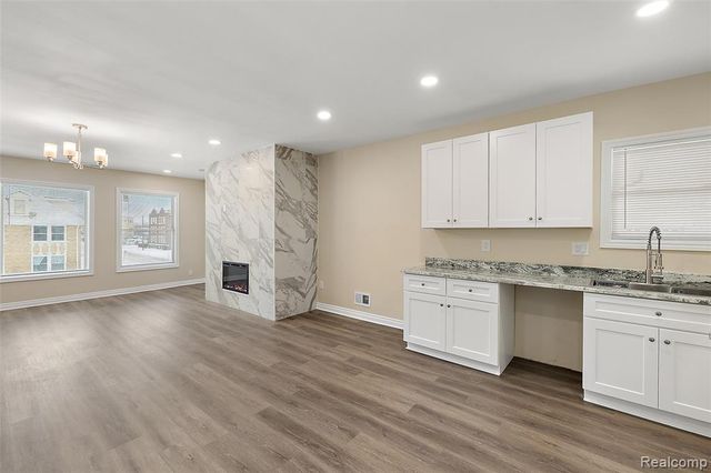 2080 Gladstone Street, Detroit, MI 48206