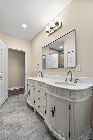 2080 Gladstone Street, Detroit, MI 48206