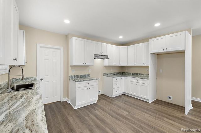 2080 Gladstone Street, Detroit, MI 48206