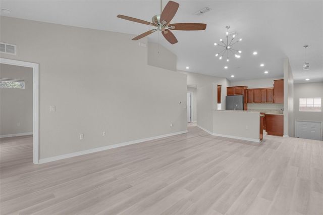 5308 BOWLINE COURT, Oxford, FL 34484