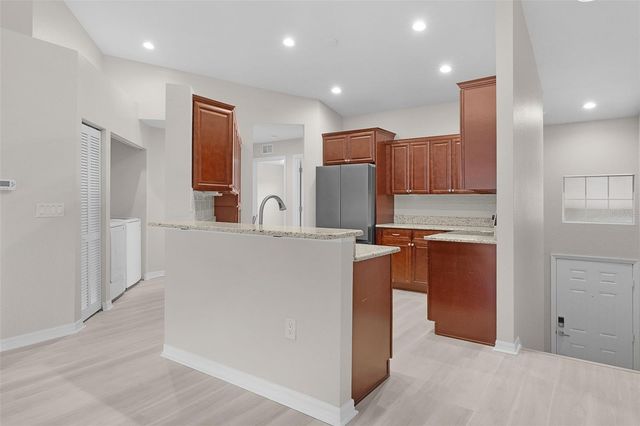 5308 BOWLINE COURT, Oxford, FL 34484