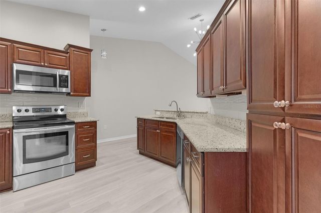 5308 BOWLINE COURT, Oxford, FL 34484