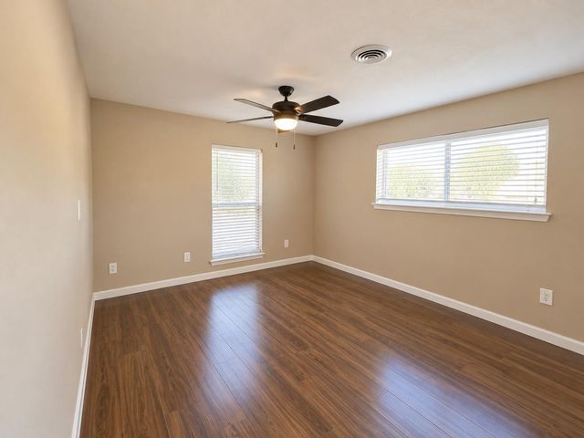 676 Ravensworth Drive, Conroe, TX 77302