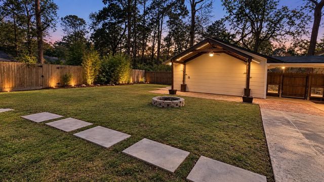 676 Ravensworth Drive, Conroe, TX 77302