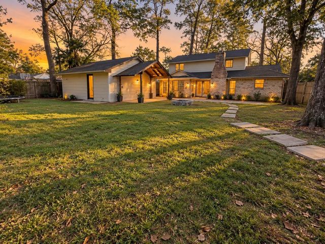676 Ravensworth Drive, Conroe, TX 77302