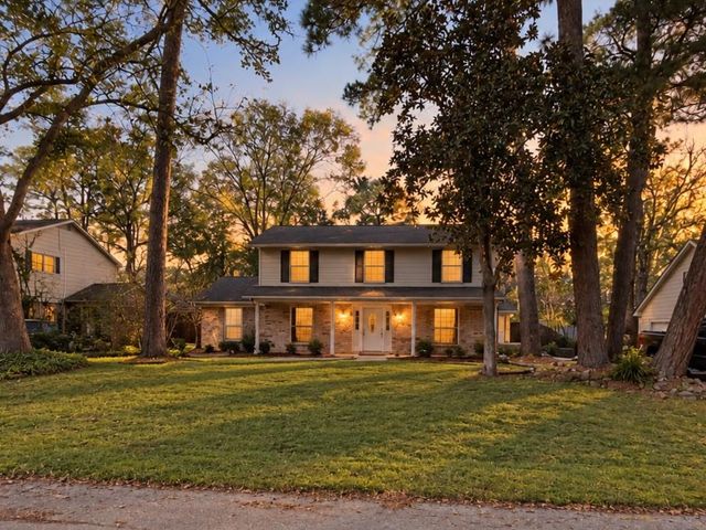 676 Ravensworth Drive, Conroe, TX 77302