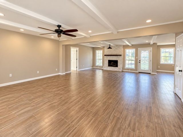 676 Ravensworth Drive, Conroe, TX 77302