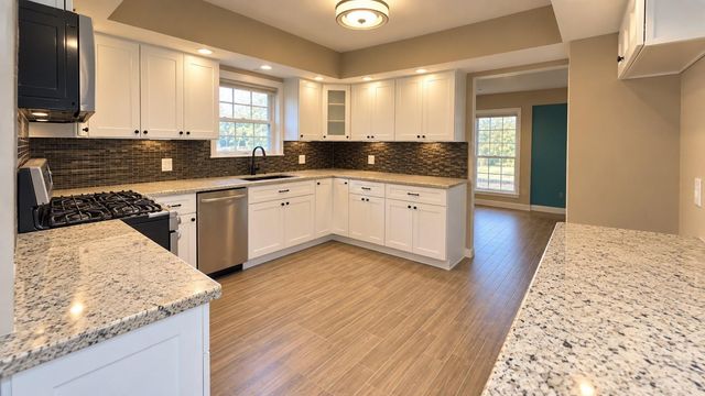 676 Ravensworth Drive, Conroe, TX 77302