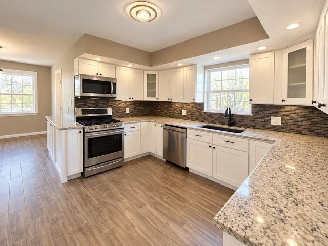 676 Ravensworth Drive, Conroe, TX 77302