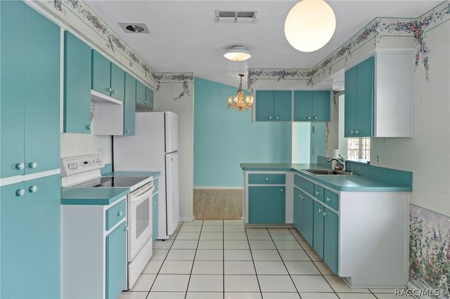 605 W Buttonbush Drive, Beverly Hills, FL 34465